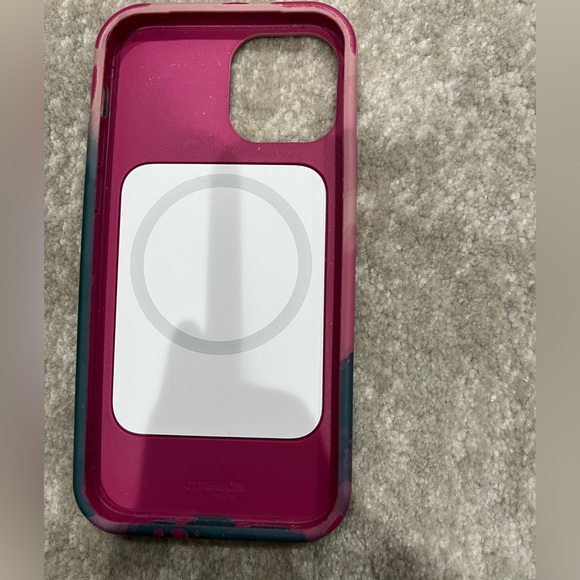 Authentic otter box iPhone case - Picture 2 of 2